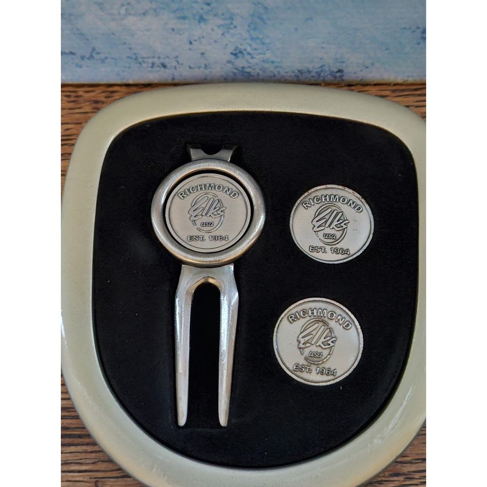 Richmond Elks Lodge EST 1964 Golf Divot Tool & Ball Markers Gift Set CMC OpenBox - Picture 3 of 3